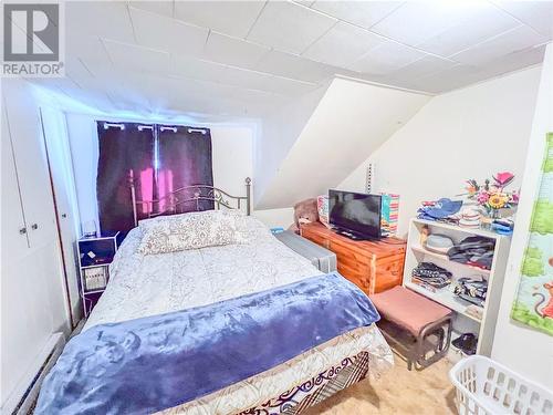 10 Dupont Street, Little Current, ON - Indoor Photo Showing Bedroom