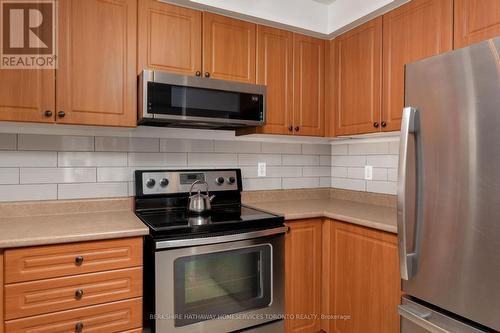 157 Charlton Settlement Avenue, Toronto (Mount Dennis), ON - Indoor Photo Showing Kitchen