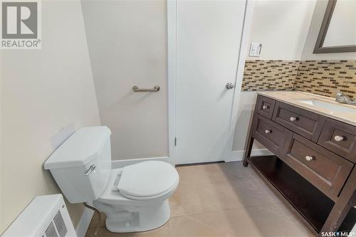 5135 North West Boulevard, Regina, SK - Indoor Photo Showing Bathroom