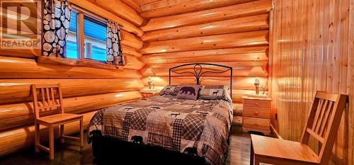 7001 Columbia Ridge  Drive, Fairmont Hot Springs, BC - Indoor Photo Showing Bedroom