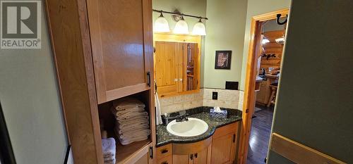 7001 Columbia Ridge  Drive, Fairmont Hot Springs, BC - Indoor Photo Showing Bathroom