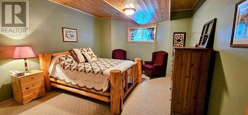 7001 Columbia Ridge  Drive, Fairmont Hot Springs, BC - Indoor Photo Showing Bedroom