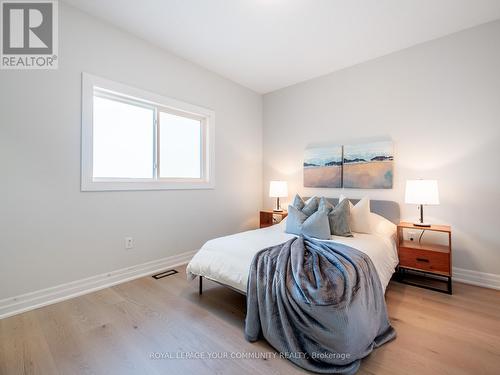 258 Livingstone Street E, Barrie (Little Lake), ON - Indoor Photo Showing Bedroom