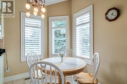 18 Hales Landing, Whitchurch-Stouffville (Ballantrae), ON - Indoor Photo Showing Dining Room