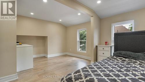 33 Highland Avenue, Hamilton (Crown Point), ON - Indoor Photo Showing Bedroom