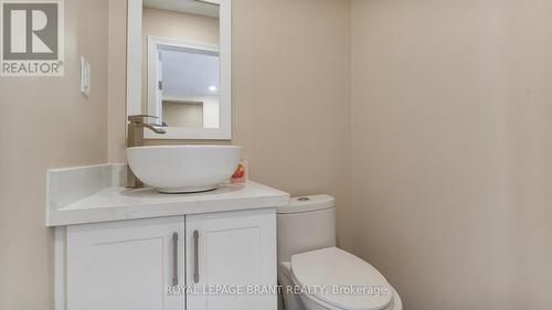 33 Highland Avenue, Hamilton (Crown Point), ON - Indoor Photo Showing Bathroom