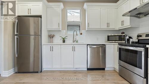 33 Highland Avenue, Hamilton (Crown Point), ON - Indoor Photo Showing Kitchen With Stainless Steel Kitchen