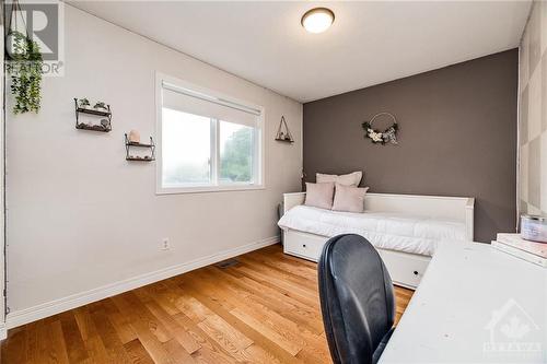 24 Mary Hill Crescent, Richmond, ON - Indoor Photo Showing Bedroom