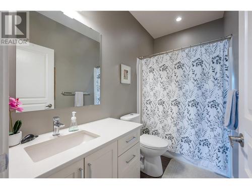 351 Warren Avenue W Unit# 4, Penticton, BC - Indoor Photo Showing Bathroom