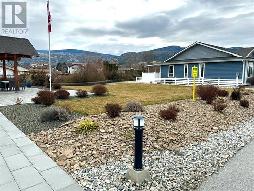 351 Warren Avenue W Unit# 4, Penticton, BC - Outdoor