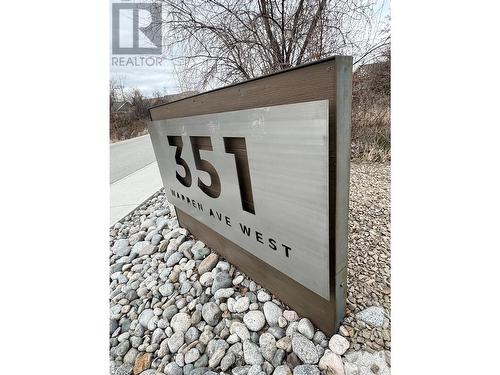 351 Warren Avenue W Unit# 4, Penticton, BC - Outdoor