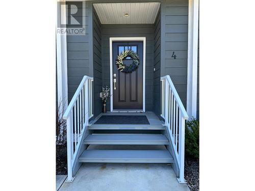 351 Warren Avenue W Unit# 4, Penticton, BC - Outdoor