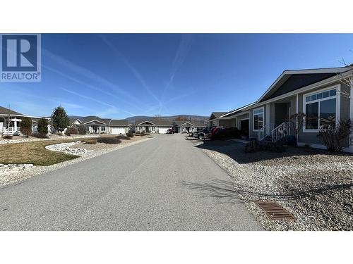 351 Warren Avenue W Unit# 4, Penticton, BC - Outdoor