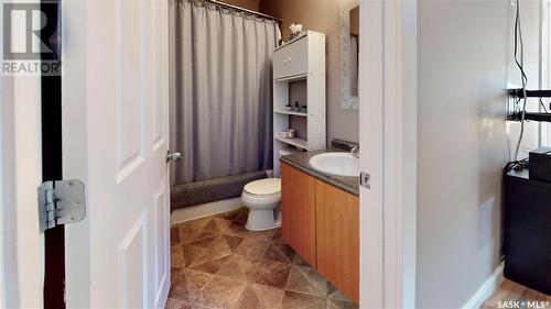 1438 Connaught Street, Regina, SK - Indoor Photo Showing Bathroom