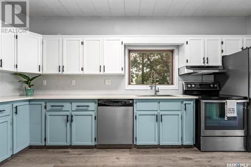 1208 Coteau Street W, Moose Jaw, SK - Indoor Photo Showing Kitchen With Stainless Steel Kitchen