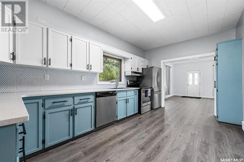 1208 Coteau Street W, Moose Jaw, SK - Indoor Photo Showing Kitchen With Stainless Steel Kitchen