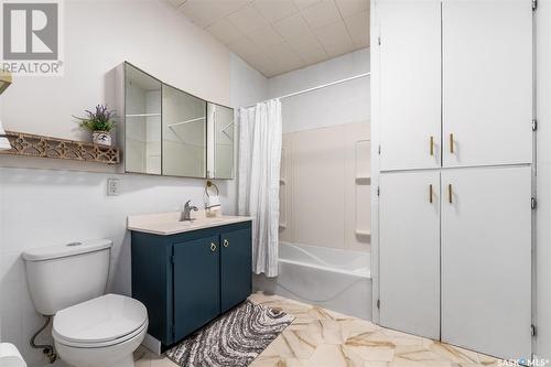 1208 Coteau Street W, Moose Jaw, SK - Indoor Photo Showing Bathroom