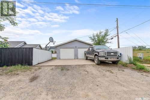 1208 Coteau Street W, Moose Jaw, SK - Outdoor