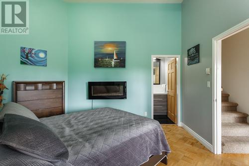 10789 Pinecrest Road, Vernon, BC - Indoor Photo Showing Bedroom