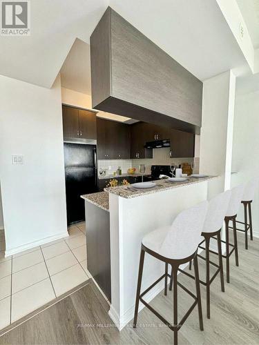 310 - 54 Sky Harbour Drive, Brampton (Bram West), ON - Indoor Photo Showing Kitchen