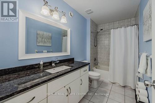 39 Ingram Drive, Guelph (Waverley), ON - Indoor Photo Showing Bathroom