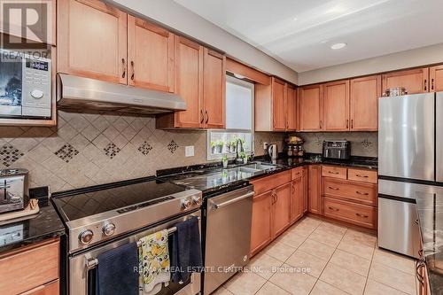 39 Ingram Drive, Guelph (Waverley), ON - Indoor Photo Showing Kitchen With Double Sink