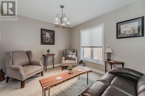 39 Ingram Drive, Guelph (Waverley), ON - Indoor Photo Showing Living Room