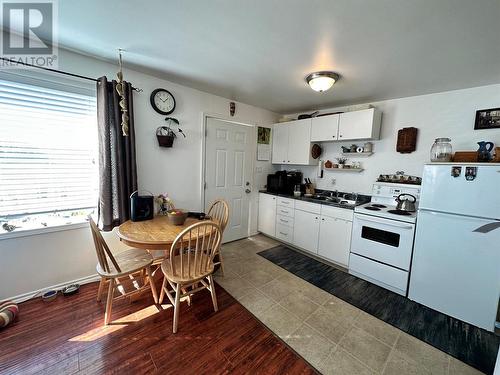 504 100A Avenue, Dawson Creek, BC - Indoor Photo Showing Kitchen