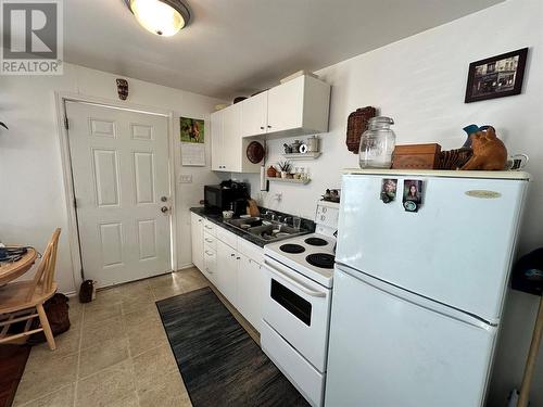 504 100A Avenue, Dawson Creek, BC - Indoor Photo Showing Kitchen