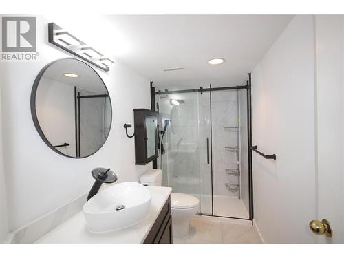 320 Brandon Avenue Unit# 107, Penticton, BC - Indoor Photo Showing Bathroom