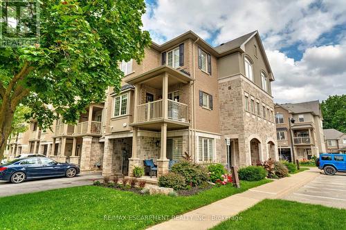 37 - 2086 Ghent Avenue, Burlington, ON - Outdoor With Balcony With Facade