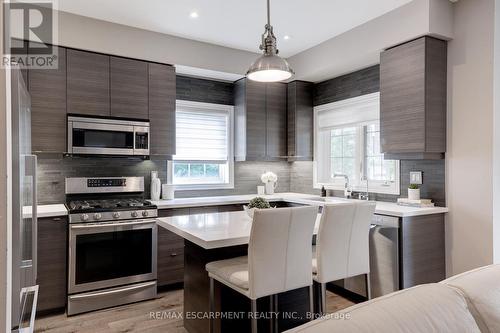 37 - 2086 Ghent Avenue, Burlington (Brant), ON - Indoor Photo Showing Kitchen