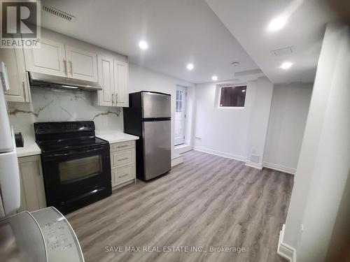 Basmnt - 12 Crystalview Crescent, Brampton, ON - Indoor Photo Showing Kitchen