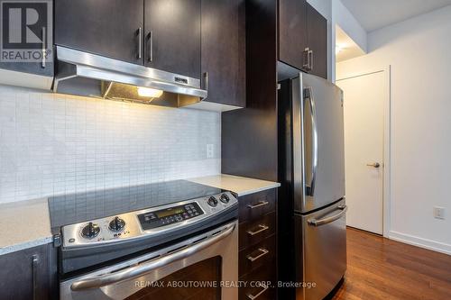 607 - 2560 Eglinton Avenue W, Mississauga (Central Erin Mills), ON - Indoor Photo Showing Kitchen With Stainless Steel Kitchen