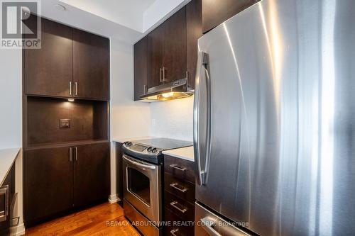 607 - 2560 Eglinton Avenue W, Mississauga (Central Erin Mills), ON - Indoor Photo Showing Kitchen With Stainless Steel Kitchen