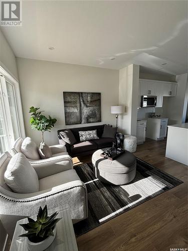 147 Kostiuk Crescent, Saskatoon, SK - Indoor Photo Showing Living Room