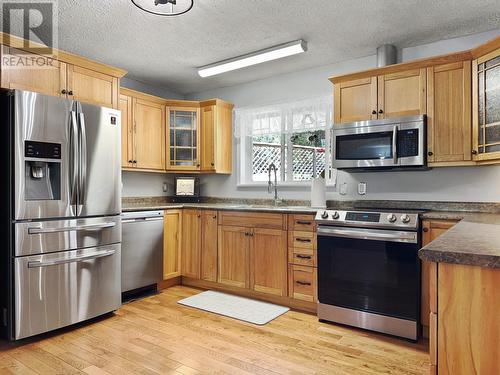 1592 Pablo Creek Road, Williams Lake, BC - Indoor Photo Showing Kitchen