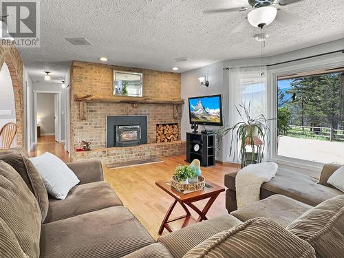 1592 Pablo Creek Road, Williams Lake, BC - Indoor Photo Showing Living Room With Fireplace