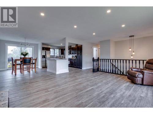 3656 Hesse Place, Prince George, BC - Indoor Photo Showing Living Room