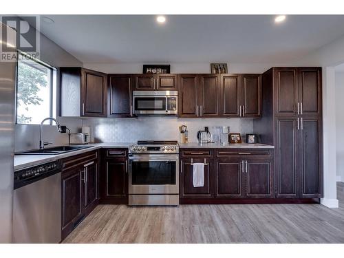 3656 Hesse Place, Prince George, BC - Indoor Photo Showing Kitchen With Double Sink