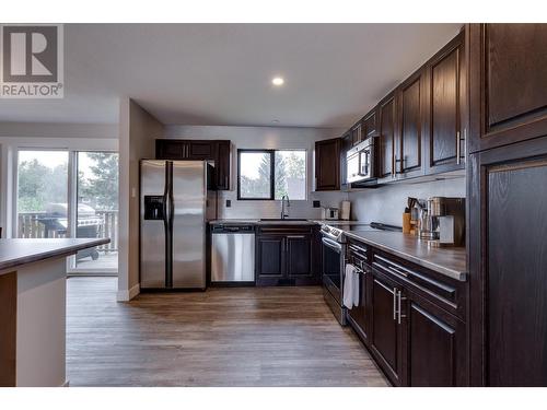 3656 Hesse Place, Prince George, BC - Indoor Photo Showing Kitchen