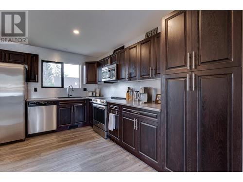 3656 Hesse Place, Prince George, BC - Indoor Photo Showing Kitchen