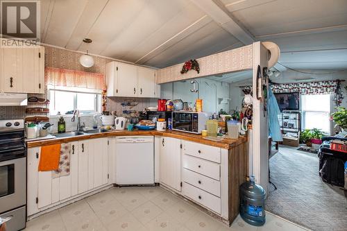 3962 Weisbrod Road, Prince George, BC - Indoor Photo Showing Kitchen With Double Sink