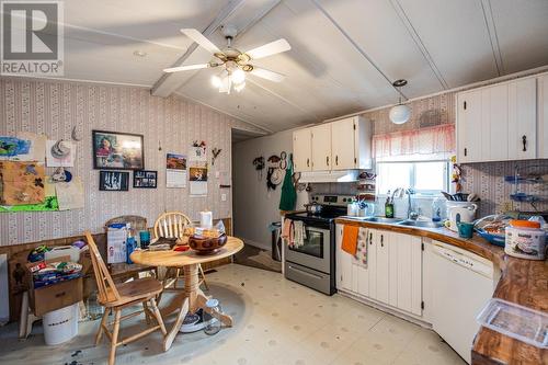 3962 Weisbrod Road, Prince George, BC - Indoor Photo Showing Kitchen With Double Sink