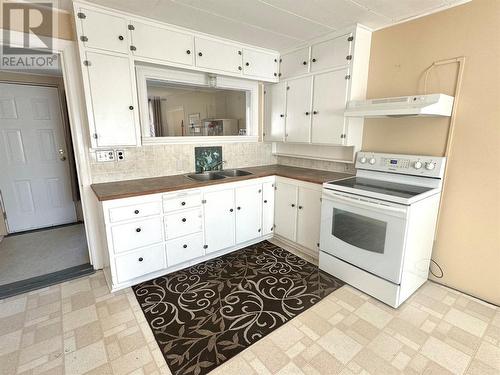 6489 Okanagan Street, Oliver, BC - Indoor Photo Showing Kitchen With Double Sink