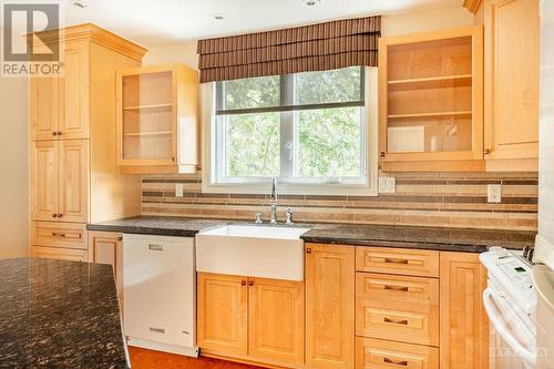 48 Springfield Road, Ottawa, ON - Indoor Photo Showing Kitchen