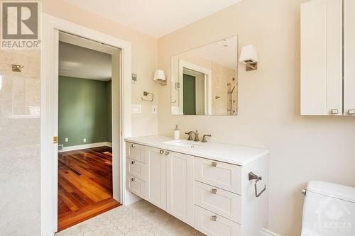 48 Springfield Road, Ottawa, ON - Indoor Photo Showing Bathroom