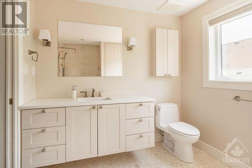 48 Springfield Road, Ottawa, ON - Indoor Photo Showing Bathroom