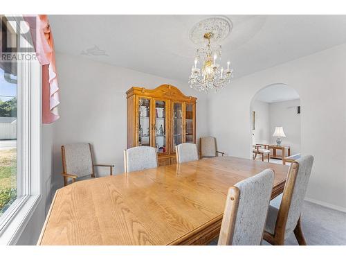 436 Eldorado Road, Kelowna, BC - Indoor Photo Showing Dining Room