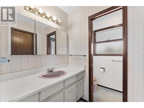 436 Eldorado Road, Kelowna, BC - Indoor Photo Showing Bathroom